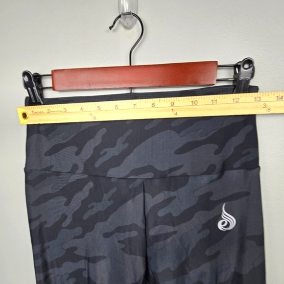 RYDERWEAR Athletic Leggings Scrunch Butt‎ Camo Print Black Womens Size M? - Picture 6 of 9